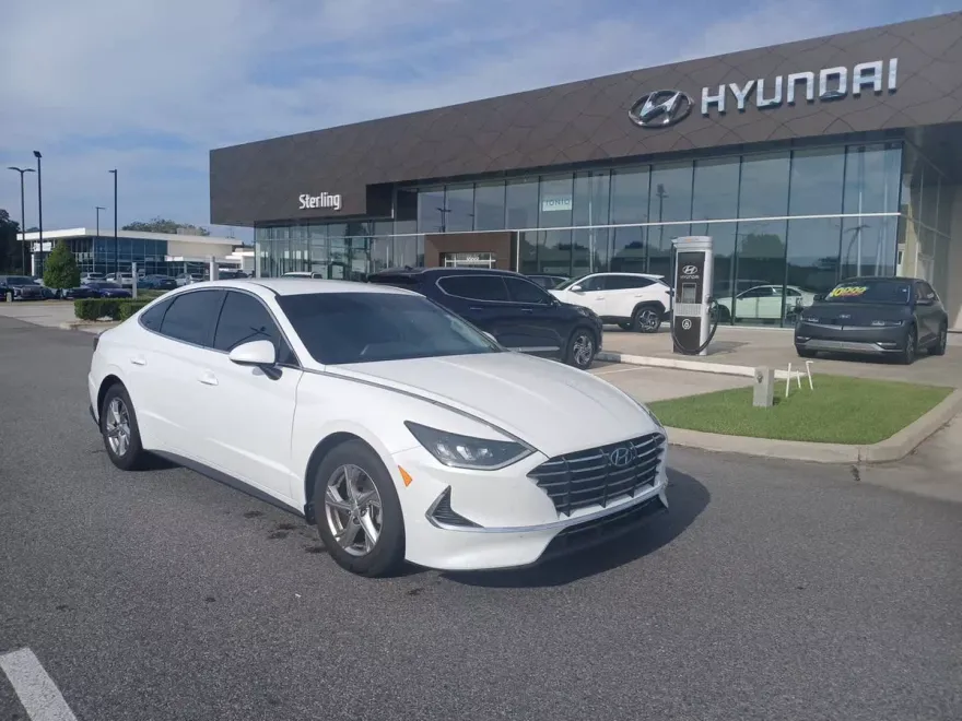 2022 Hyundai Sonata SE photo 1
