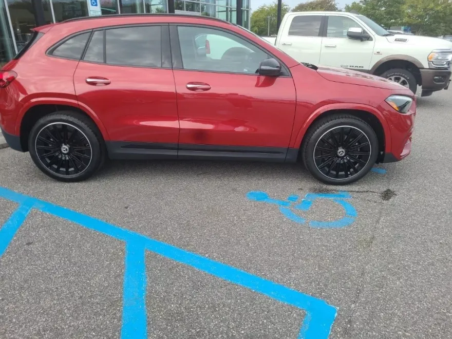 2025 Mercedes Benz GLA 250 photo 2