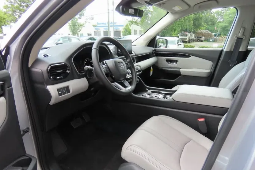 2025 Honda Pilot EX-L photo 1