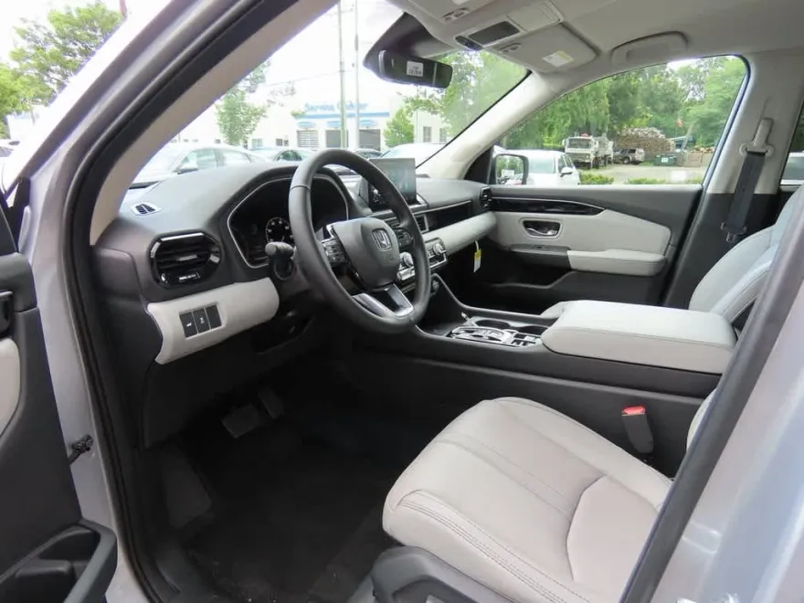 2025 Honda Pilot EX-L photo 1