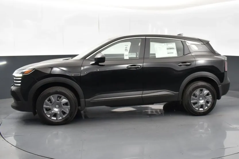 2025 Nissan Kicks S photo 1