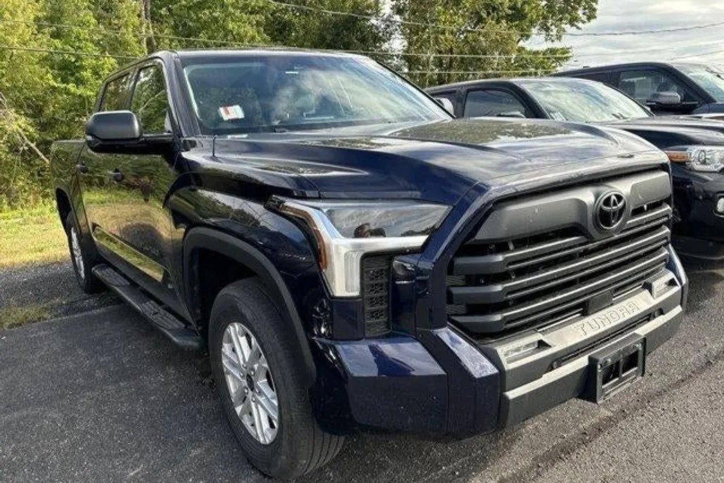 2023 Toyota Tundra SR5 CrewMax photo 1