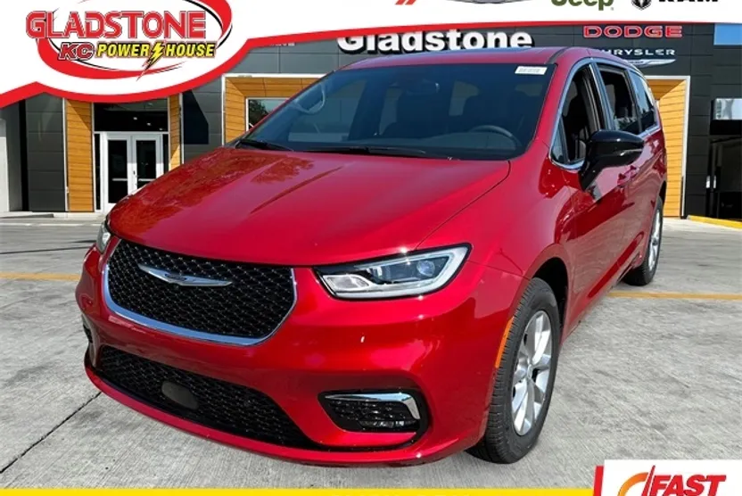 2025 Chrysler Pacifica photo 1