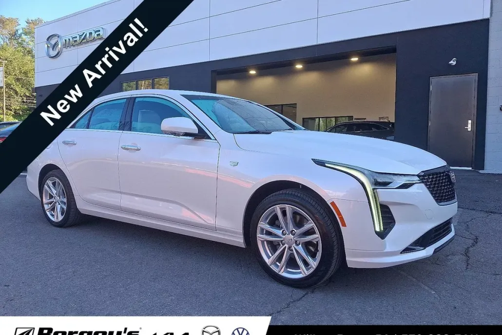 2022 Cadillac CT4 Luxury photo 1