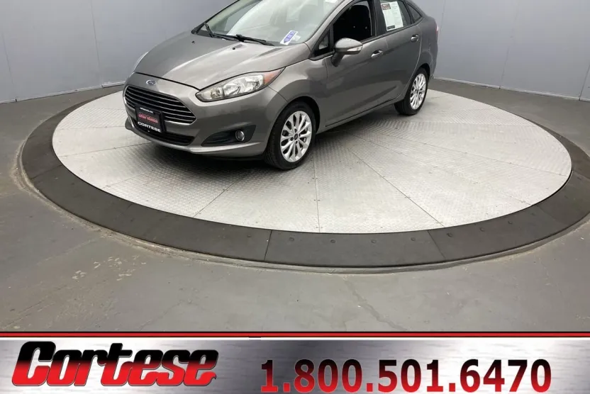 2014 Ford Fiesta SE photo 1