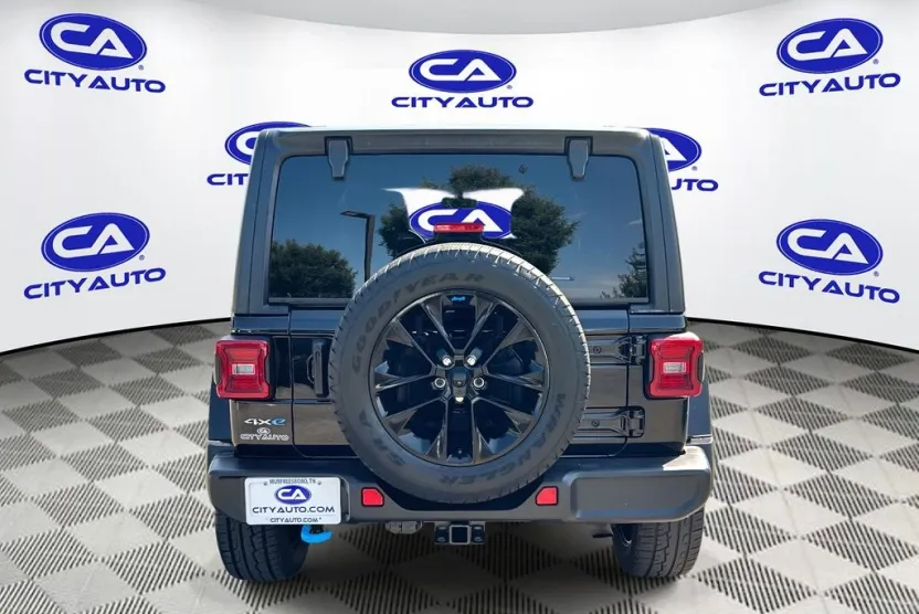 2023 Jeep Wrangler 4xe Sahara photo 1