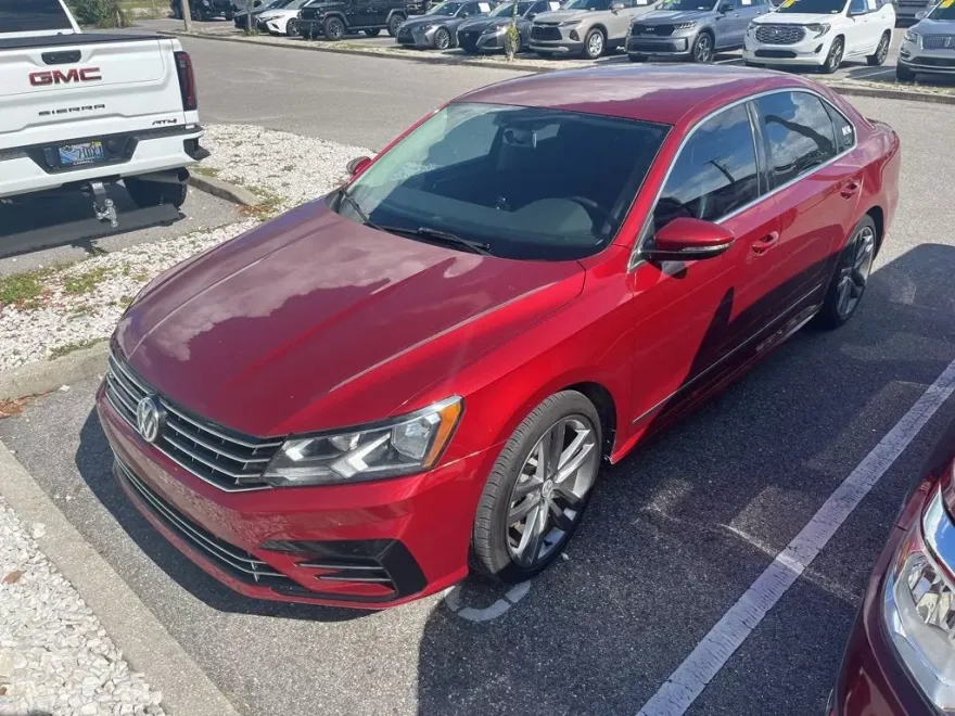 2016 Volkswagen Passat S photo 1