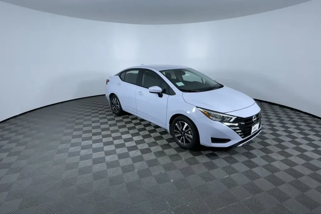 2025 Nissan Versa SV photo 1
