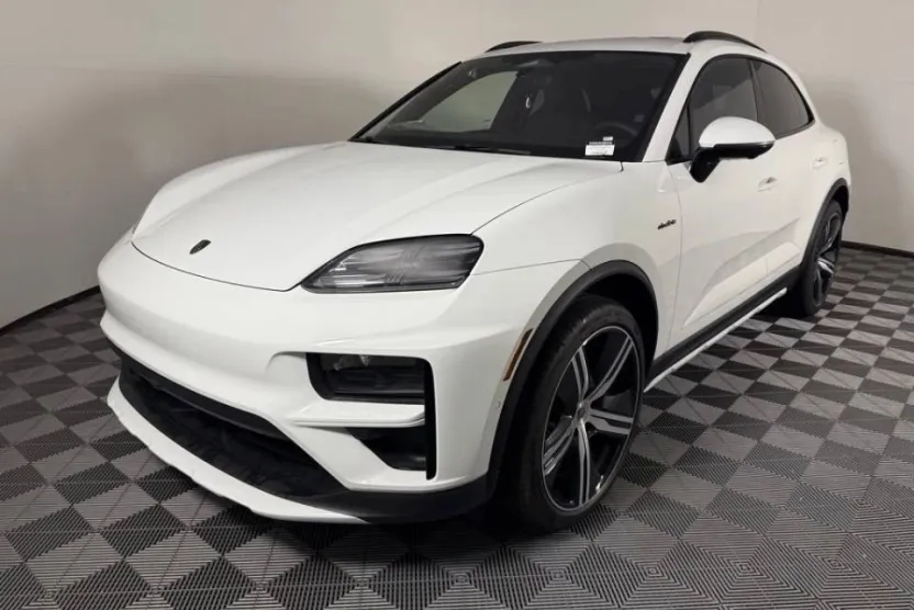 2025 Porsche Macan Turbo Electric photo 1