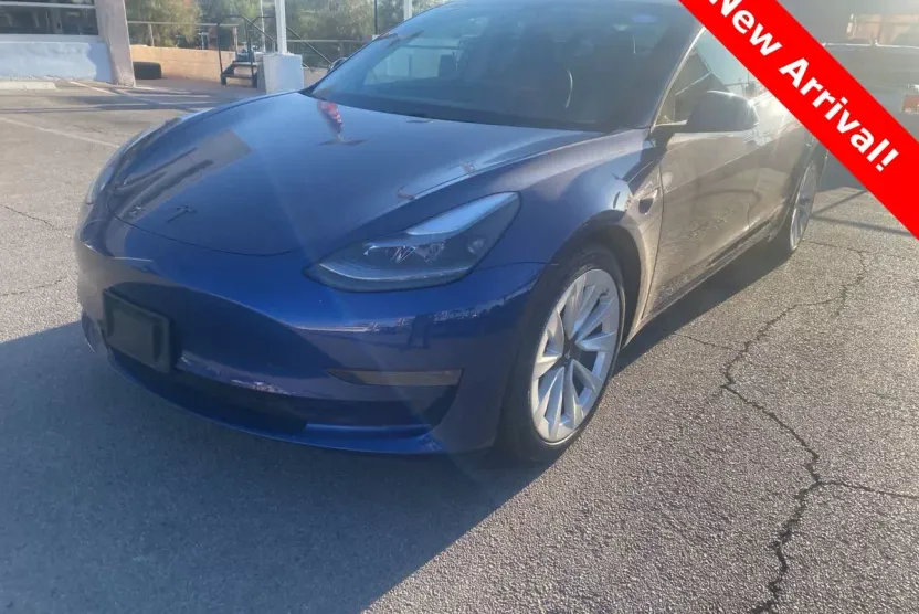 2021 Tesla Model 3 Standard Range Plus photo 1