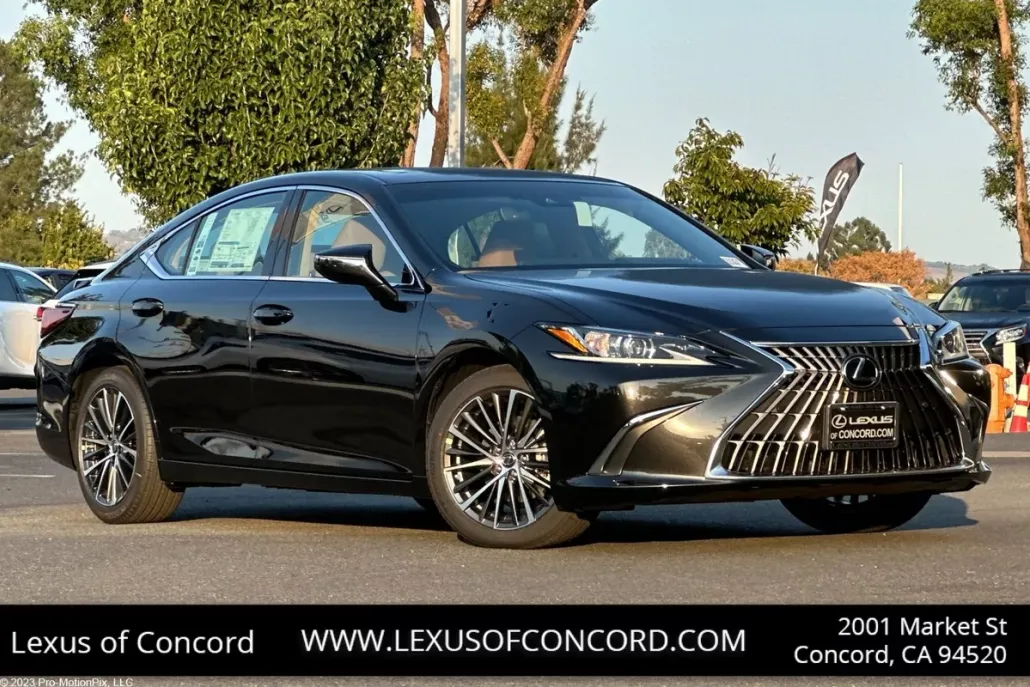 2025 Lexus ES 300h photo 1