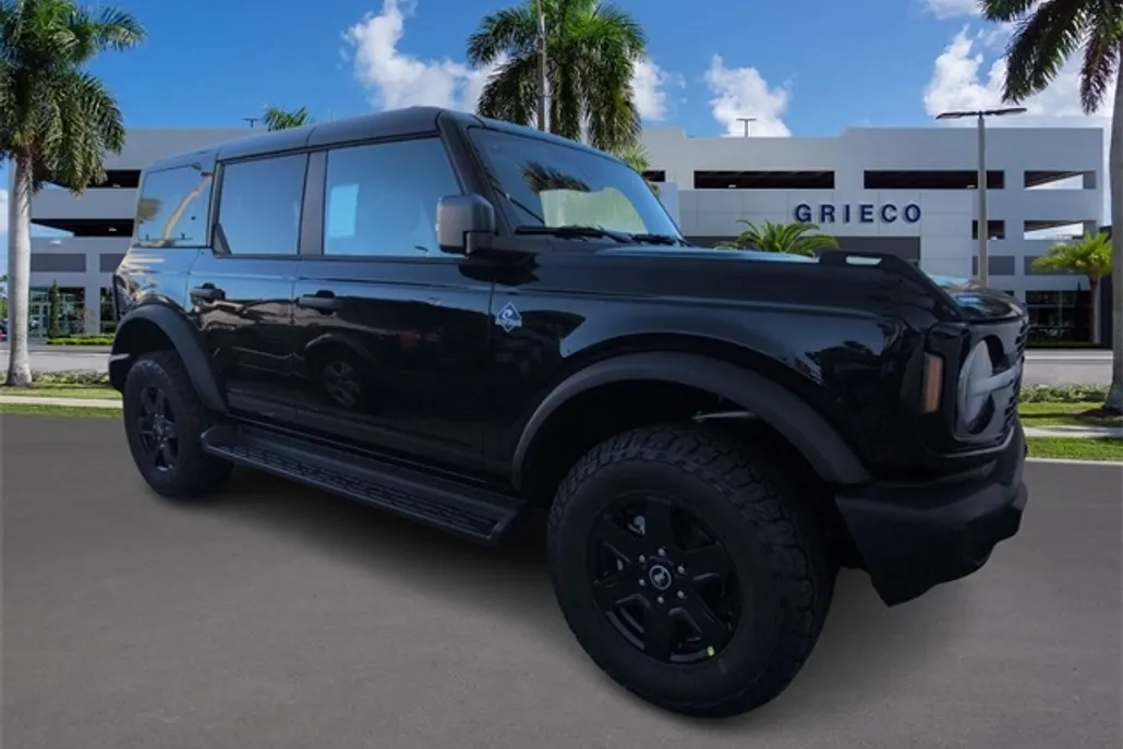 2025 Ford Bronco Outer Banks photo 1