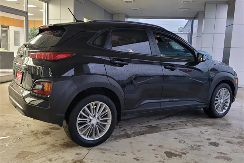 2018 Hyundai Kona SEL photo 1
