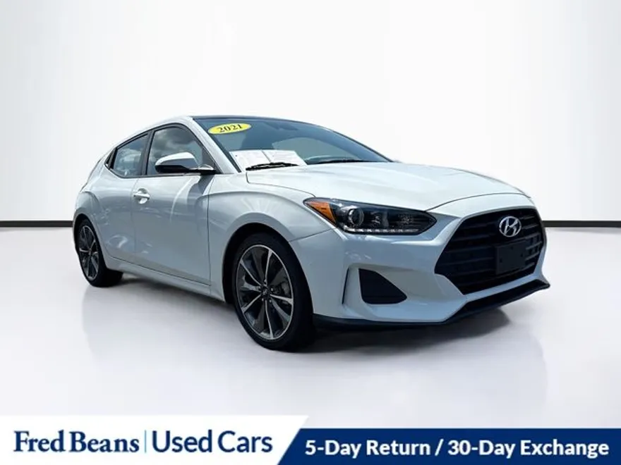 2021 Hyundai Veloster Premium photo 1