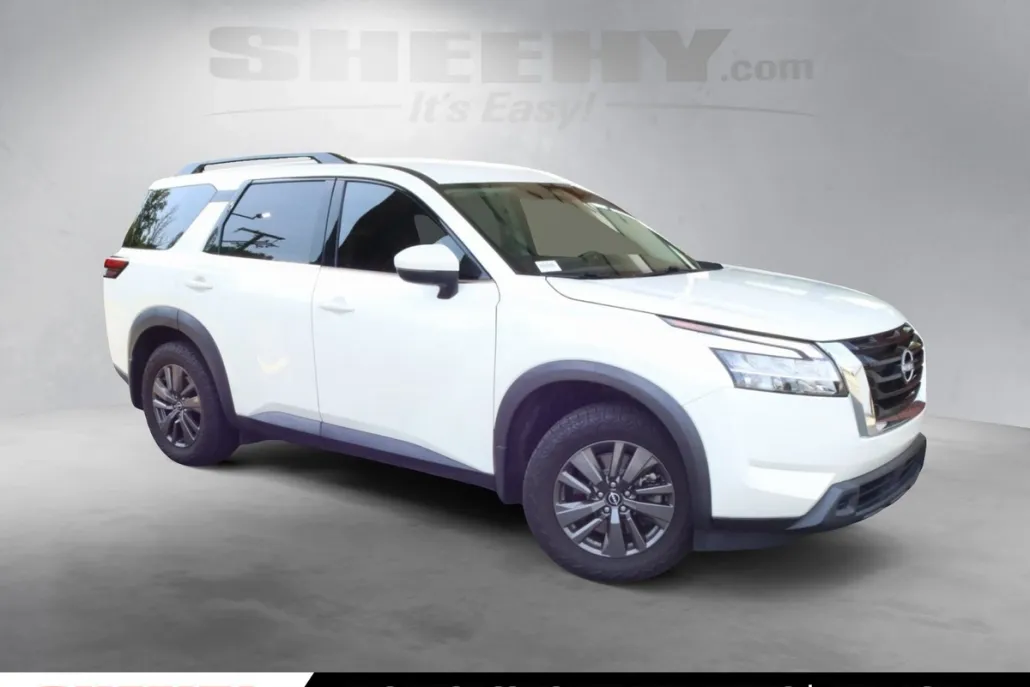 2022 Nissan Pathfinder SV photo 1