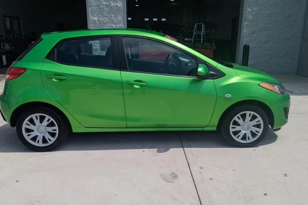 2011 Mazda Mazda2 Sport photo 1