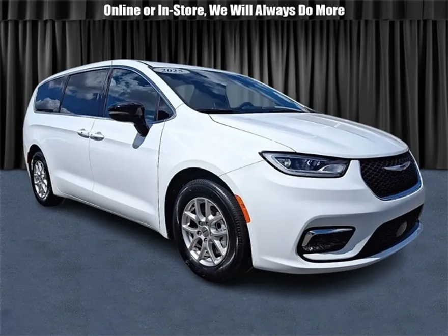 2025 Chrysler Pacifica photo 1