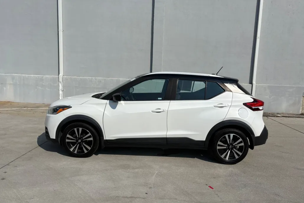 2020 Nissan Kicks SV photo 1