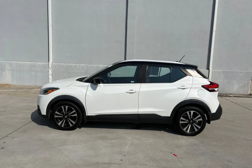 2020 Nissan Kicks SV photo 1