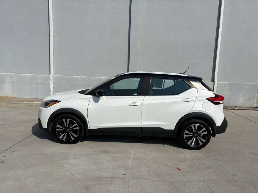 2020 Nissan Kicks SV photo 1