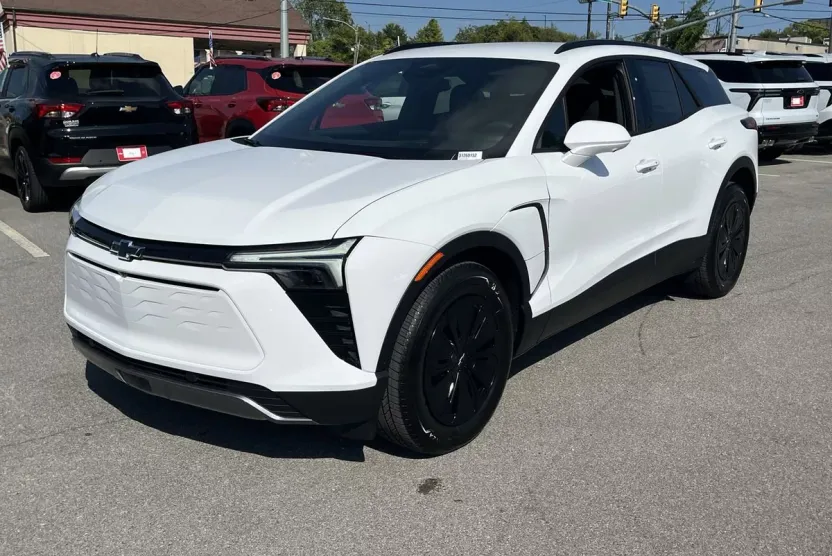 2026 Chevrolet Blazer EV photo 1