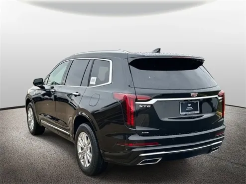 2025 Cadillac XT6 Luxury photo 4