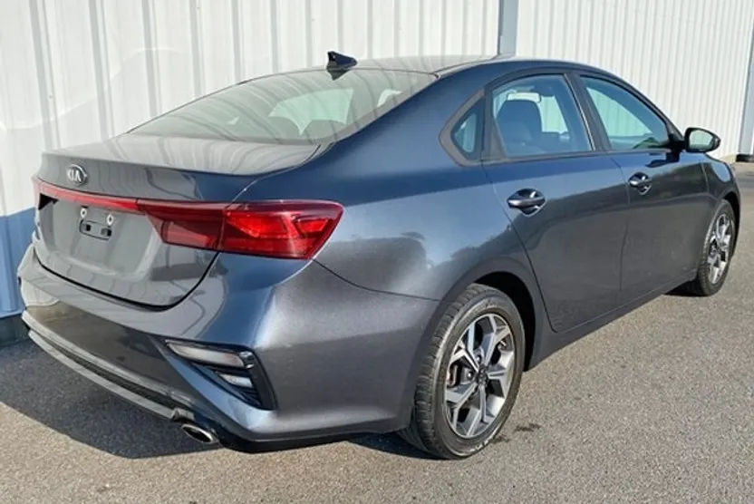 2021 Kia Forte LXS photo 1