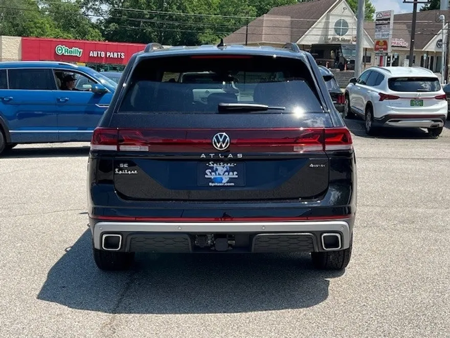 2025 Volkswagen Atlas Peak Edition SE photo 1