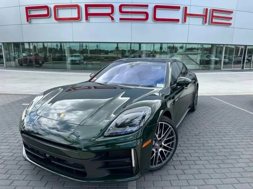 2025 Porsche Panamera 4 E-Hybrid photo 1