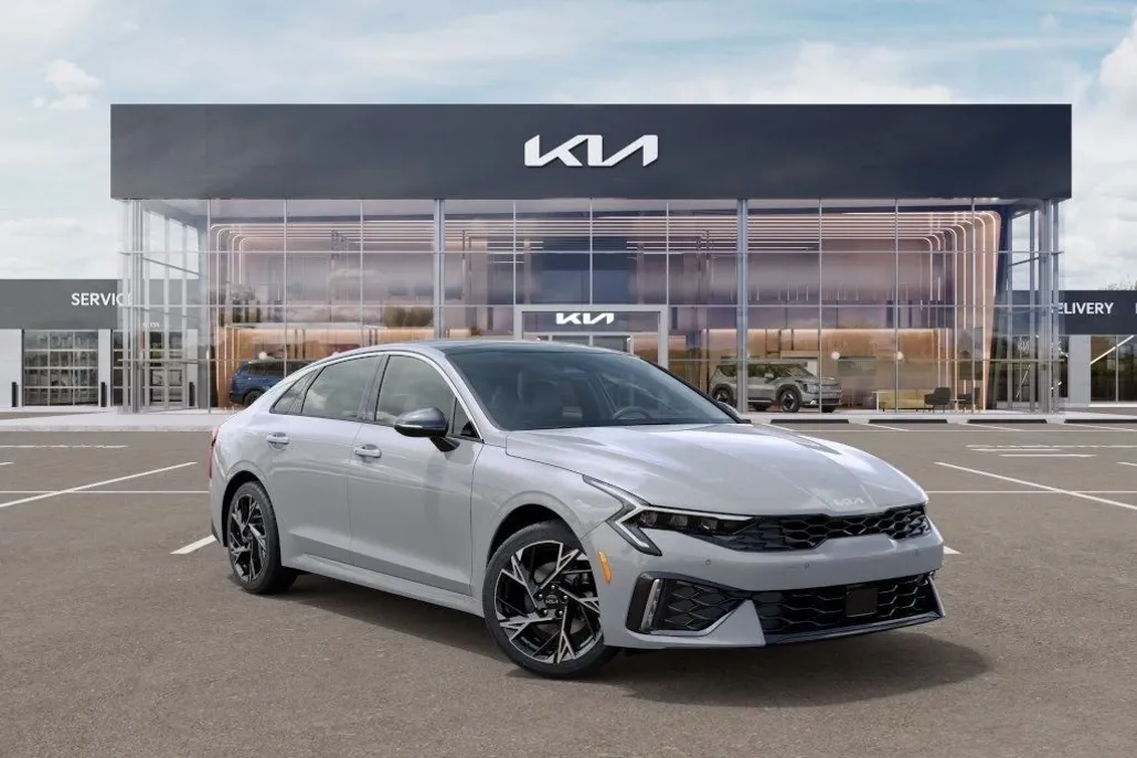 2025 Kia K5 GT-Line photo 1