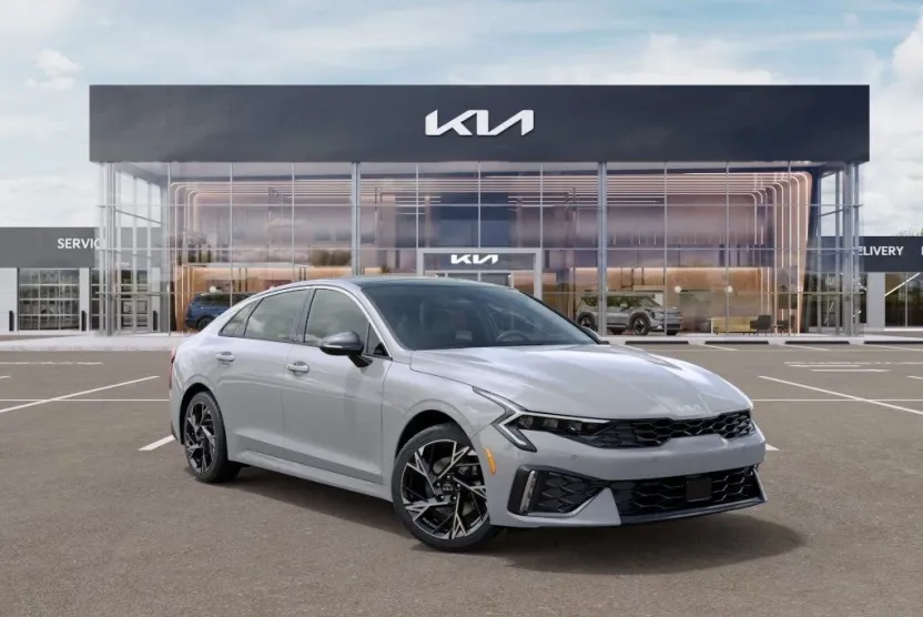 2025 Kia K5 GT-Line photo 1