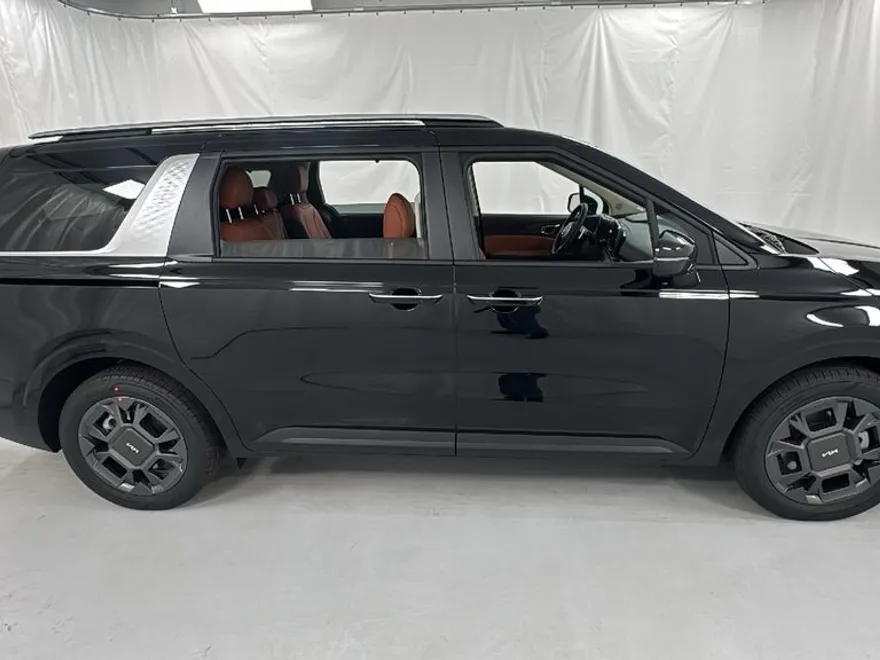 2026 Kia Carnival EX photo 1