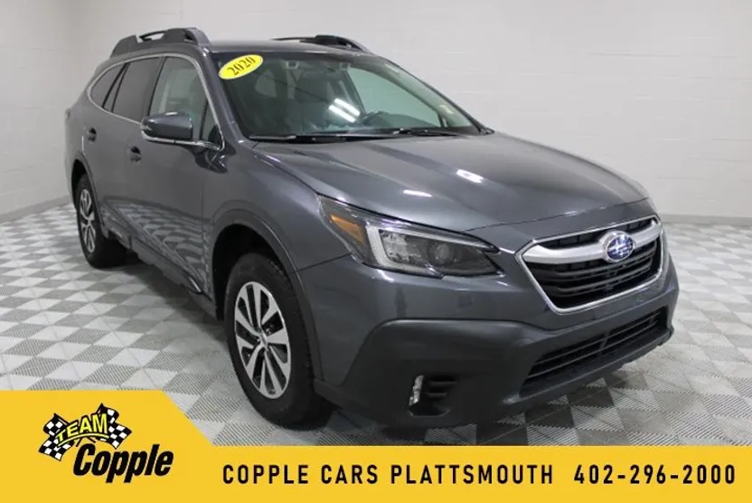 2020 Subaru Outback Premium photo 1
