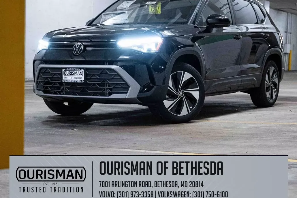 2025 Volkswagen Taos SE photo 1