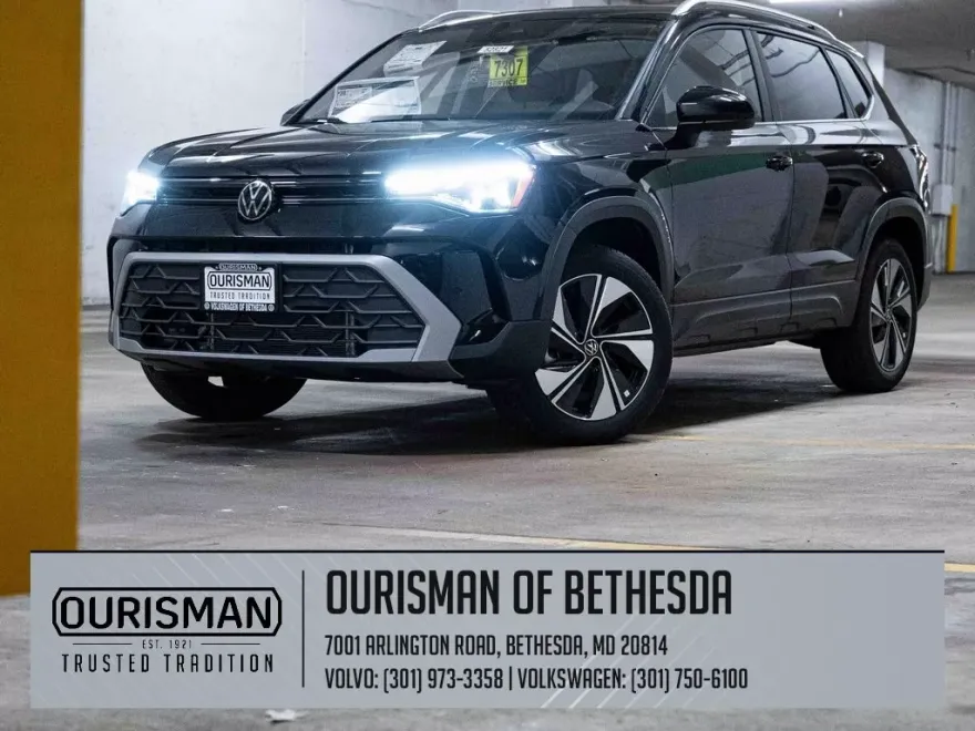 2025 Volkswagen Taos SE photo 1