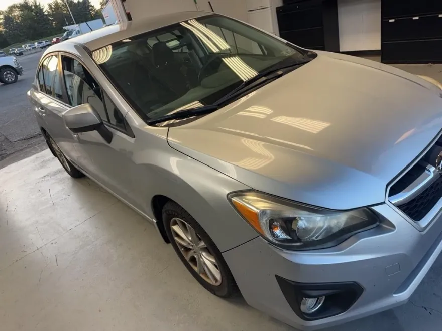 2012 Subaru Impreza 2.0i Premium photo 1
