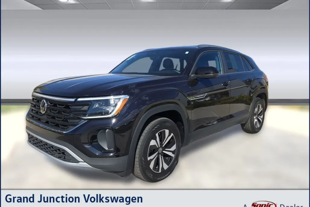 2024 Volkswagen Atlas Cross Sport SE photo 1