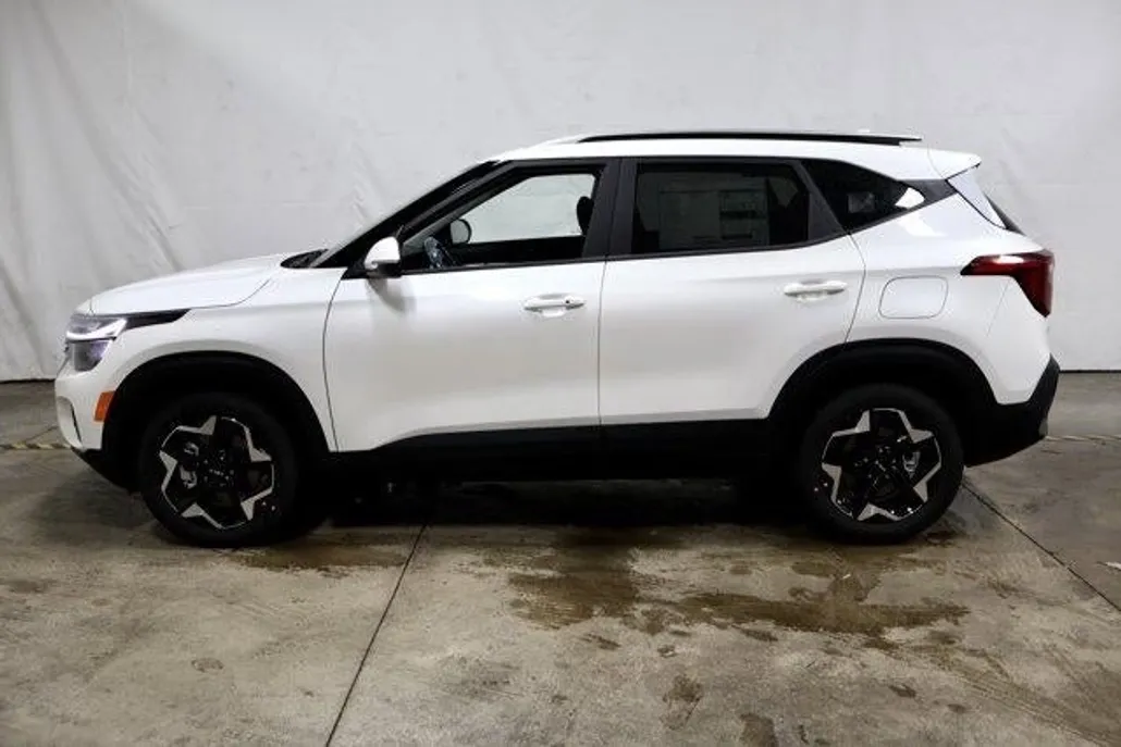 2026 Kia Seltos S photo 1
