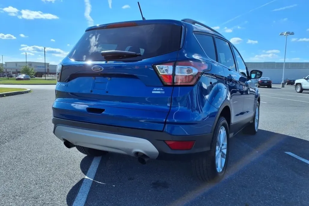 2018 Ford Escape SEL photo 1
