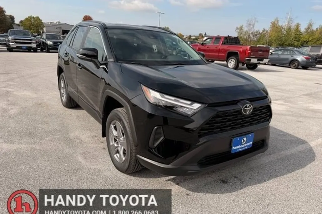 2025 Toyota RAV4 XLE photo 1