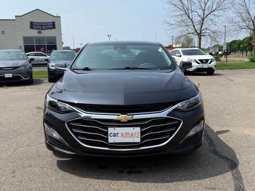 2023 Chevrolet Malibu 1LT photo 1