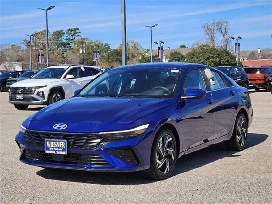 2025 Hyundai Elantra SEL Convenience photo 1