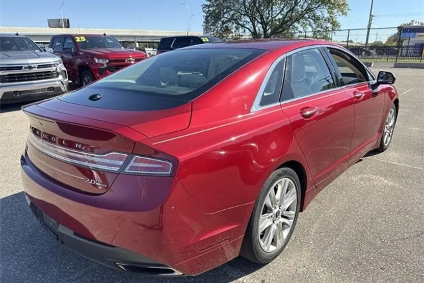 2015 Lincoln MKZ photo 1