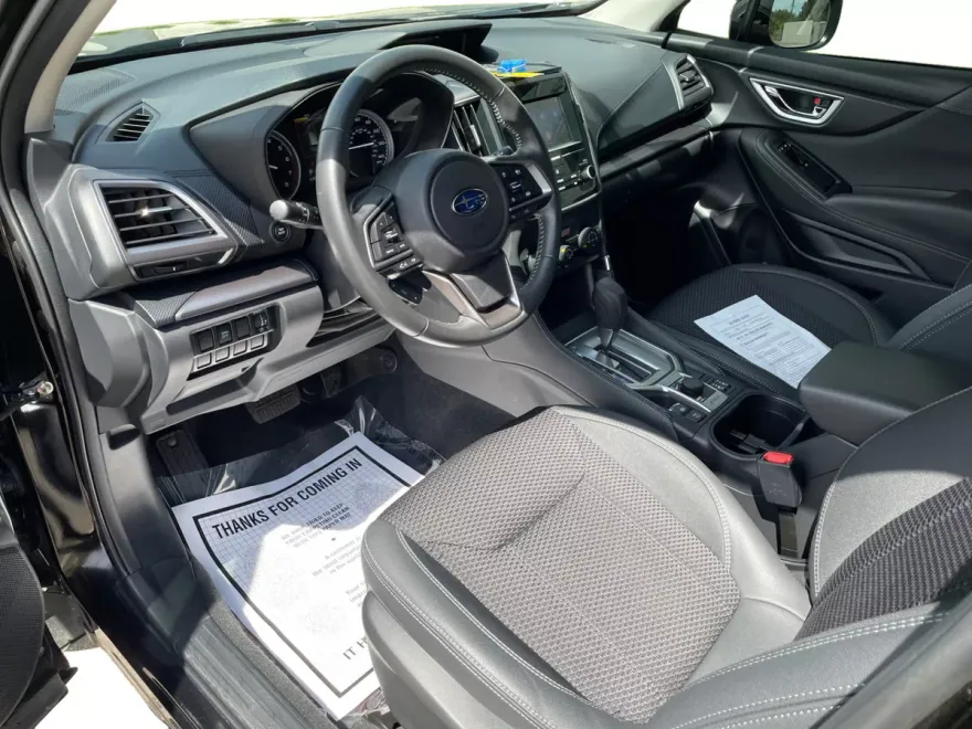 2024 Subaru Forester Premium Base photo 1