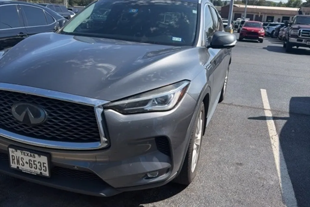 2019 Infiniti QX50 Essential photo 1