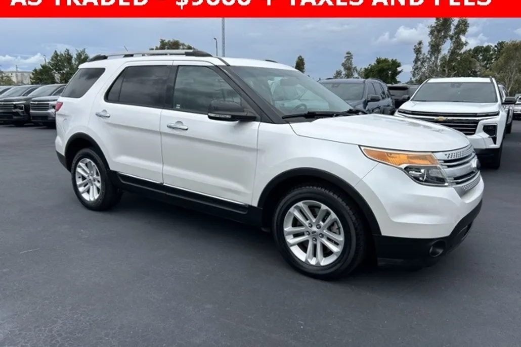 2013 Ford Explorer XLT photo 1