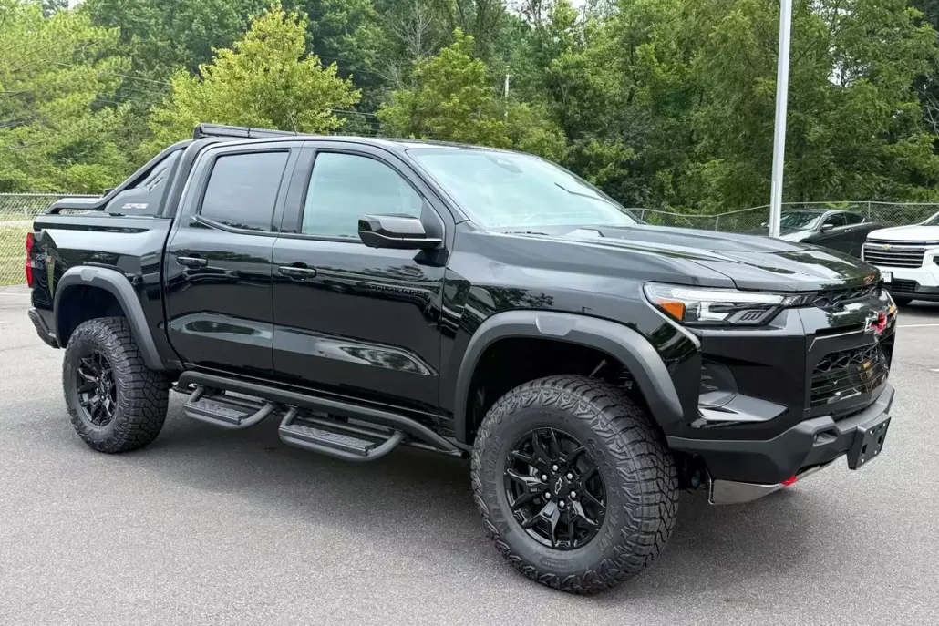2025 Chevrolet Colorado ZR2 photo 1