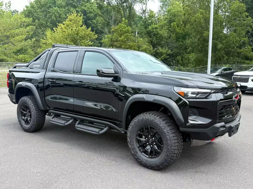 2025 Chevrolet Colorado ZR2 photo 1