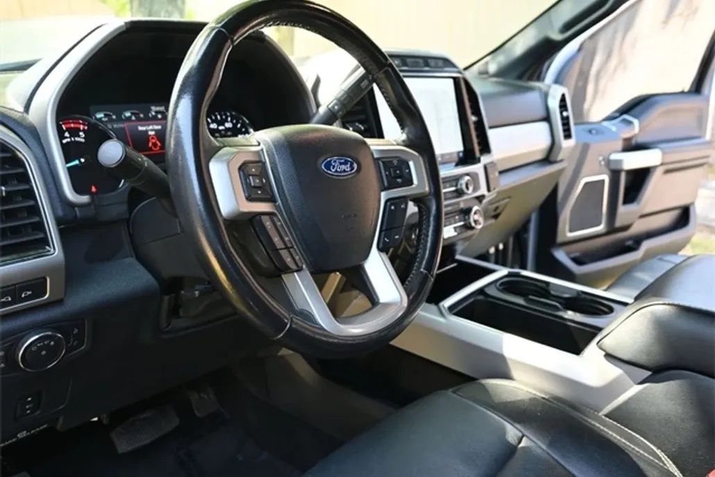 2022 Ford F-450 Lariat photo 1