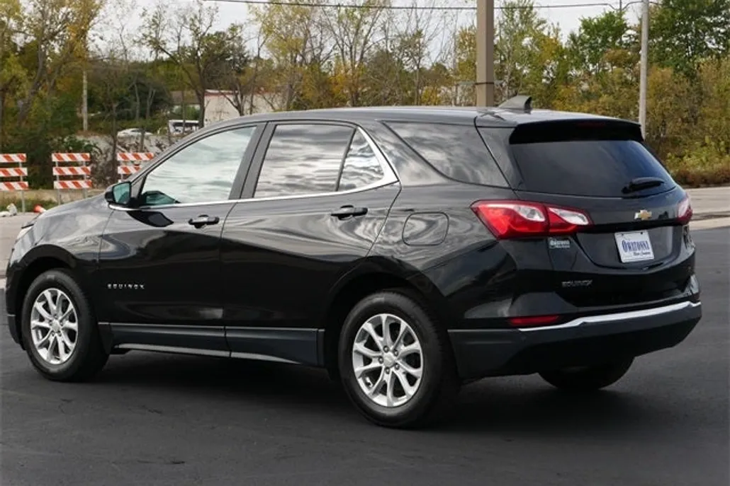 2021 Chevrolet Equinox LT photo 1